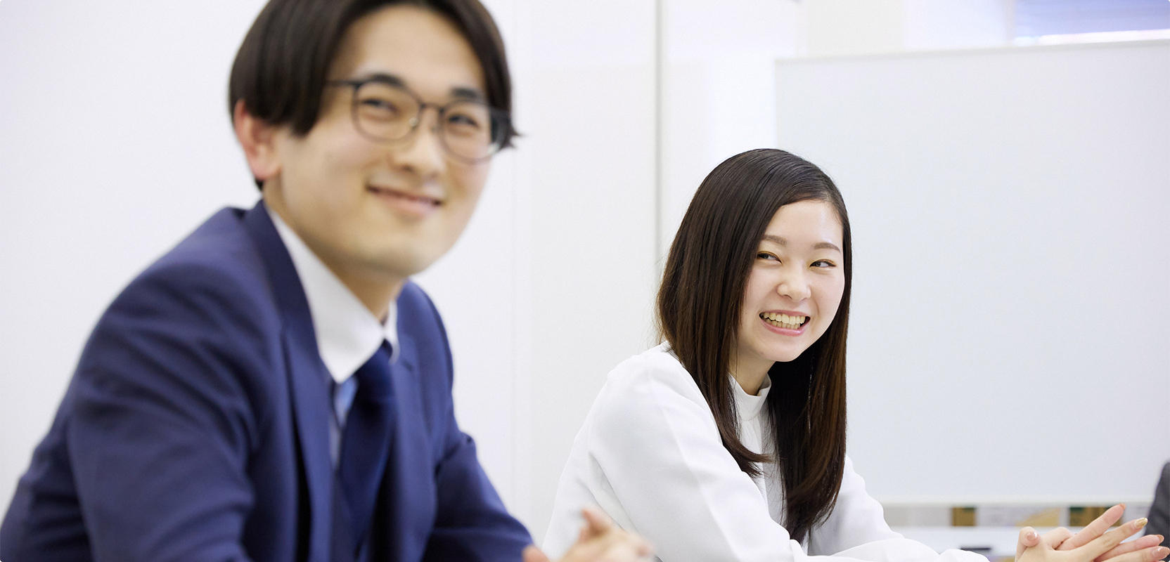 インタビュー写真。左からY.O、H.W